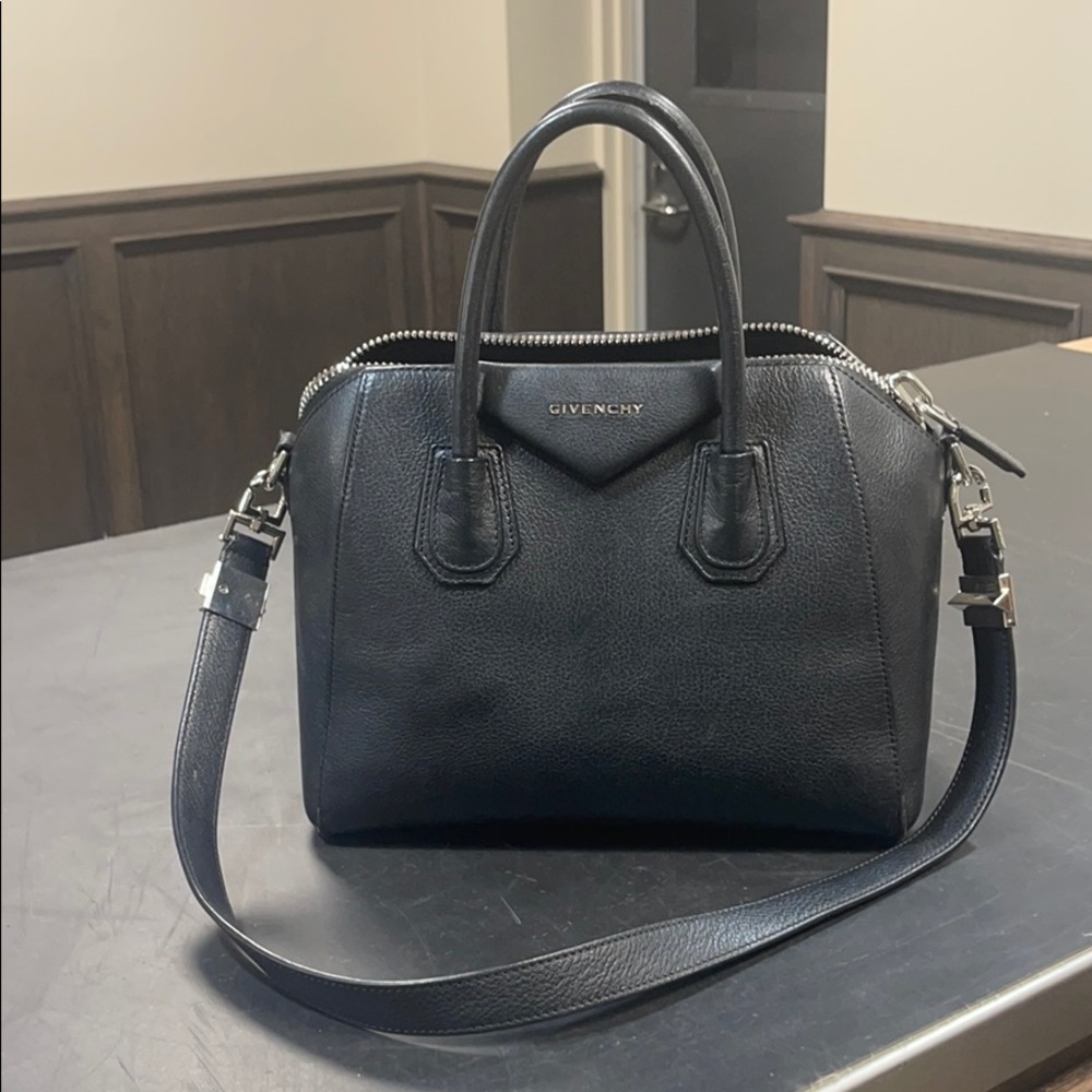 Givenchy medium antigona bag